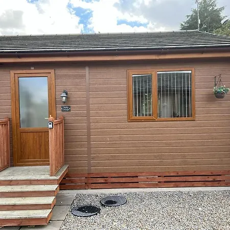 Holly With Hot Tub *