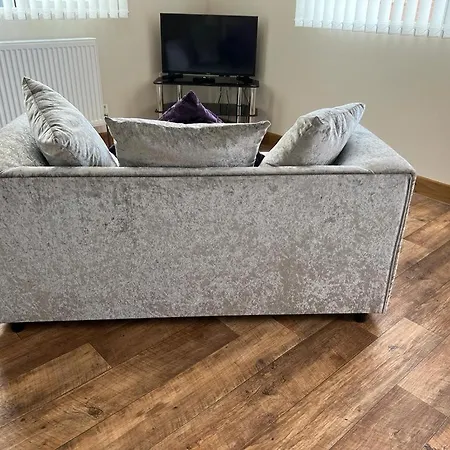 Holly With Hot Tub Holiday home *