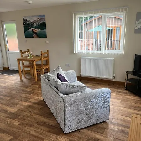 Holly With Hot Tub Vakantiehuis *