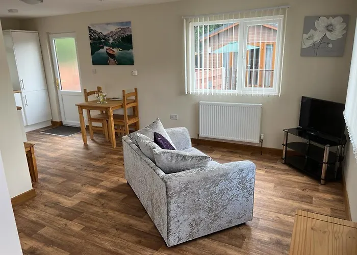 Holly With Hot Tub Casa vacanze *