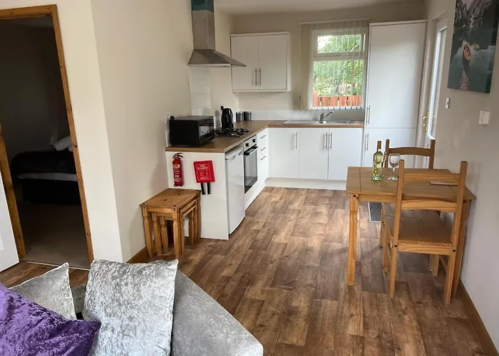 Holly With Hot Tub * York