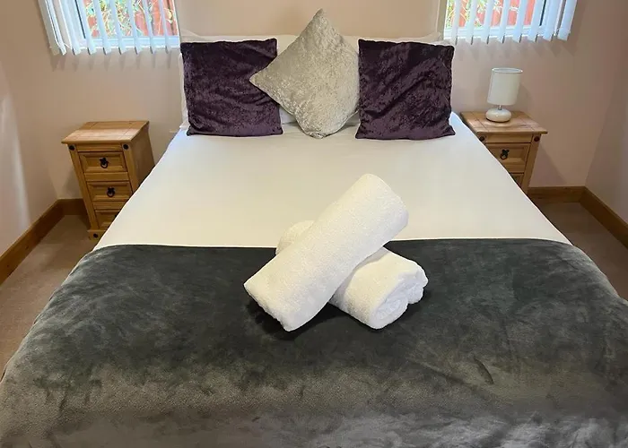 Holly With Hot Tub *