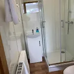 Holly With Hot Tub בית נופש יורק